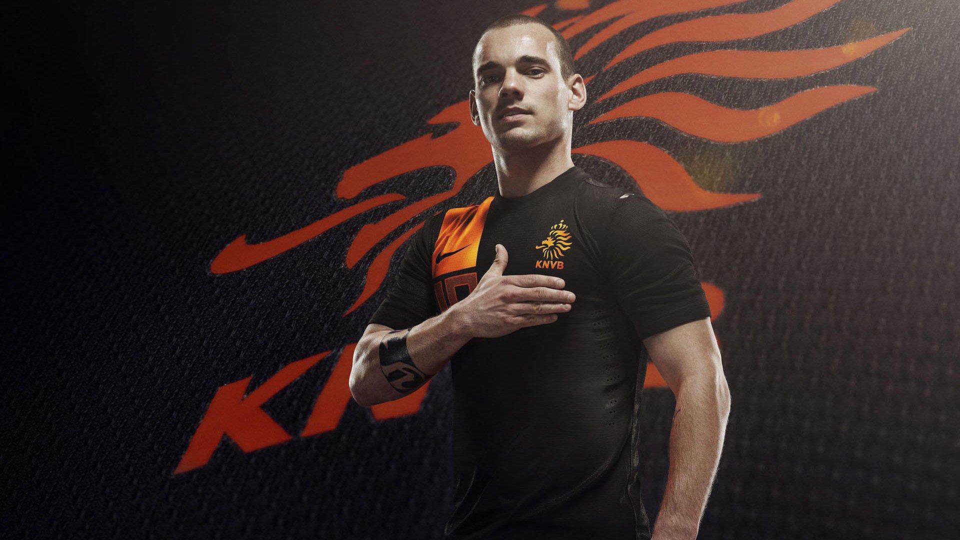 孔塞桑确认福法纳旧伤轻微反复,球员状态无碍引援策略再受关注