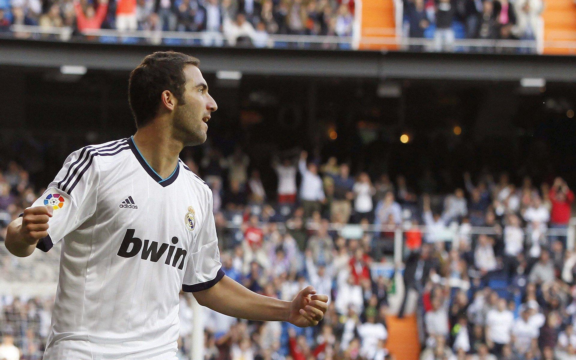 曼城无腰阵引热议,冬窗新援冈萨雷斯5场仅出战2分钟,6000万先生坐穿板凳