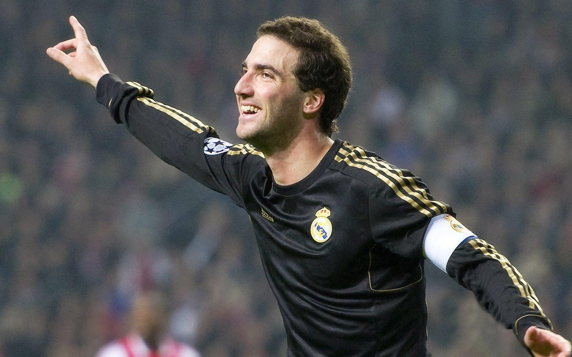 洛城震撼变天!美记曝湖人新赛季首发,东契奇联手詹姆斯 艾顿镇守内线